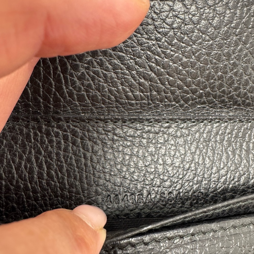 💯Authentic GUCCI black leather zip around wallet - Picture 7 of 7